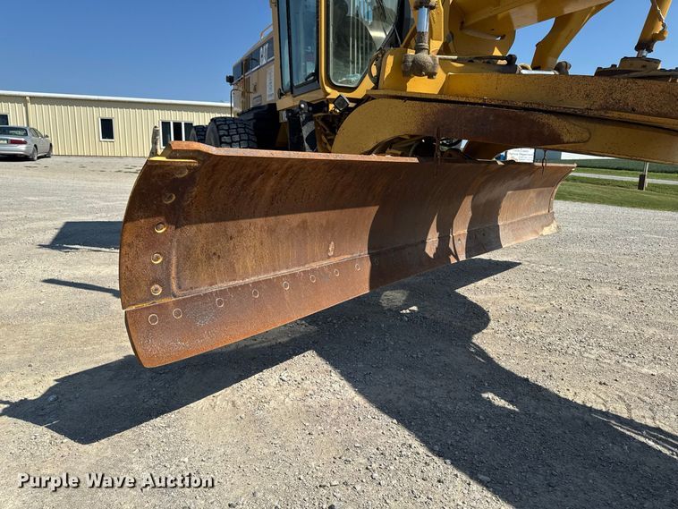 image for item FB5945 2007 Caterpillar 140H motor grader