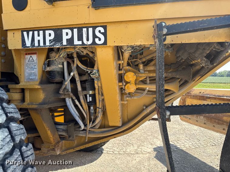 image for item FB5945 2007 Caterpillar 140H motor grader