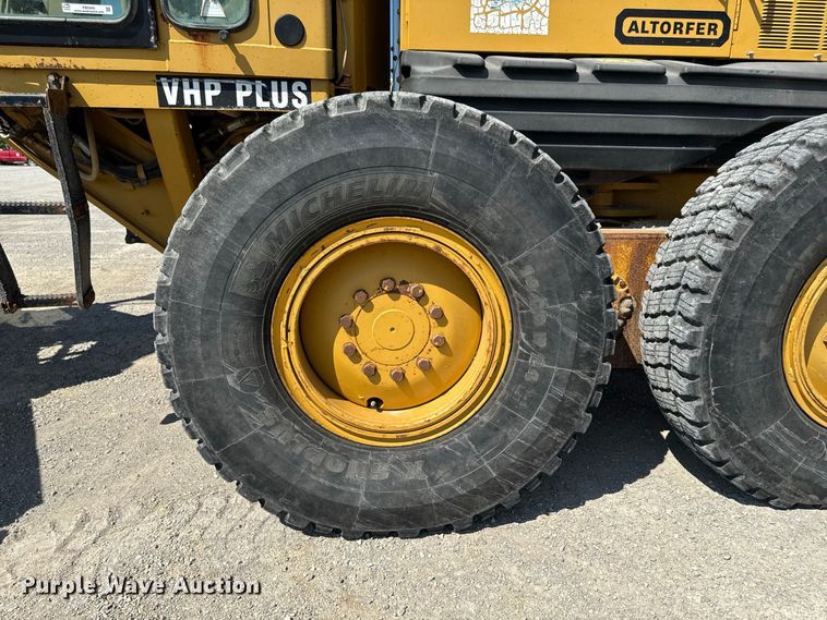 image for item FB5945 2007 Caterpillar 140H motor grader