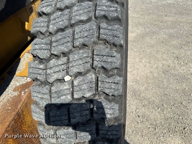 image for item FB5945 2007 Caterpillar 140H motor grader