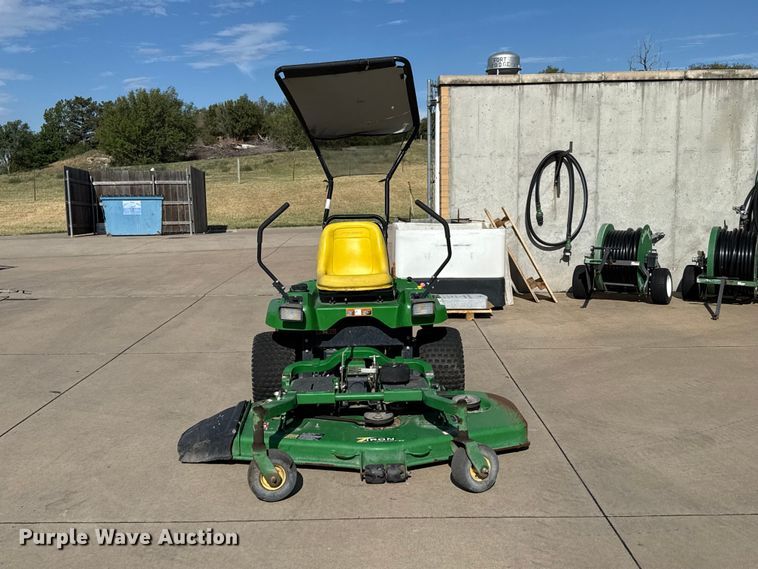 image for item FB6931 John Deere F687 ZTR lawn mower