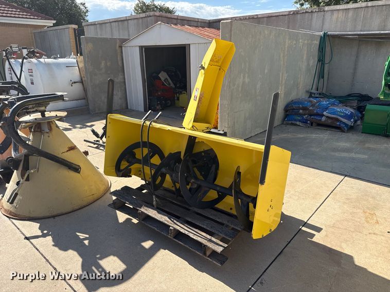 image for item FB6933 John Deere snow blower