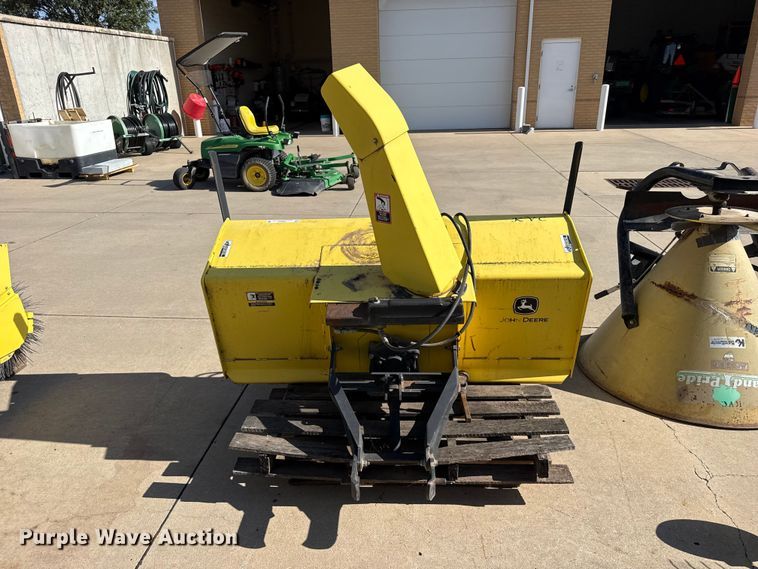image for item FB6933 John Deere snow blower