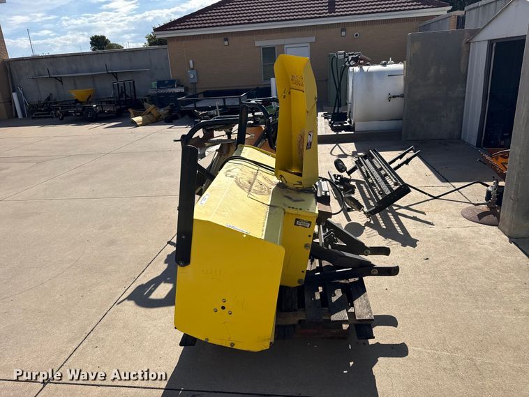 image for item FB6933 John Deere snow blower