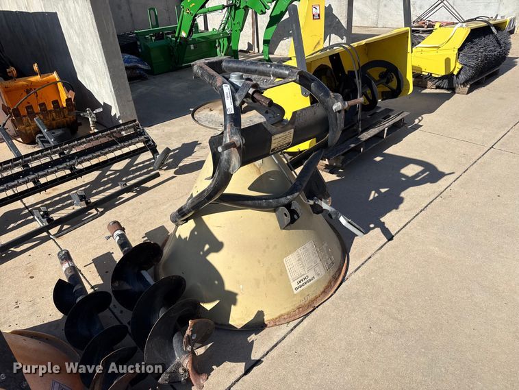 image for item FB6934 Lawn equipment
