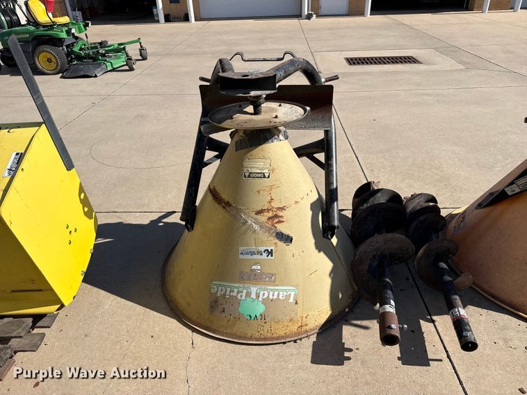 image for item FB6934 Lawn equipment