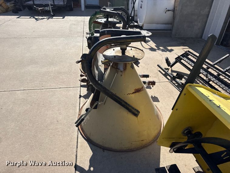 image for item FB6934 Lawn equipment