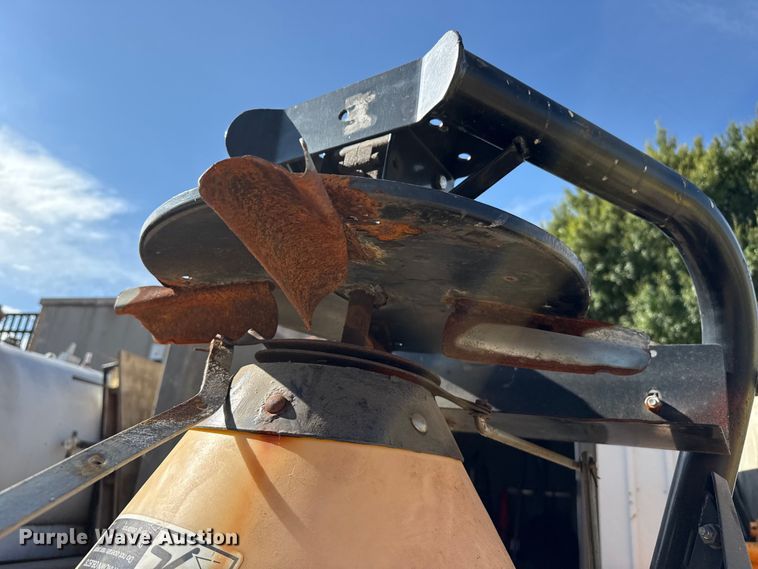 image for item FB6934 Lawn equipment