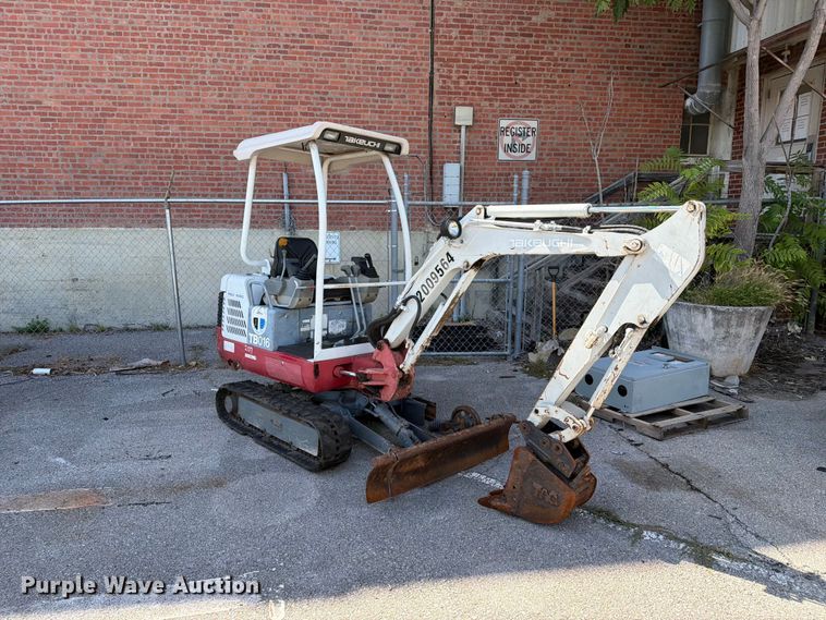 image for item FB8881 2009 Takeuchi TB016 mini excavator