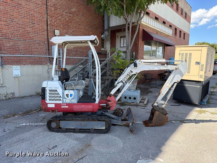 image for item FB8881 2009 Takeuchi TB016 mini excavator
