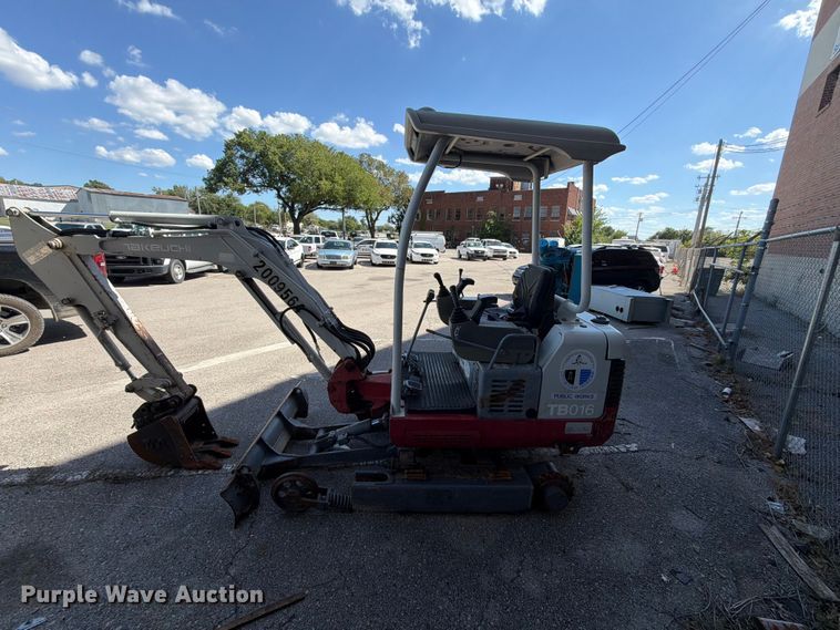 image for item FB8881 2009 Takeuchi TB016 mini excavator
