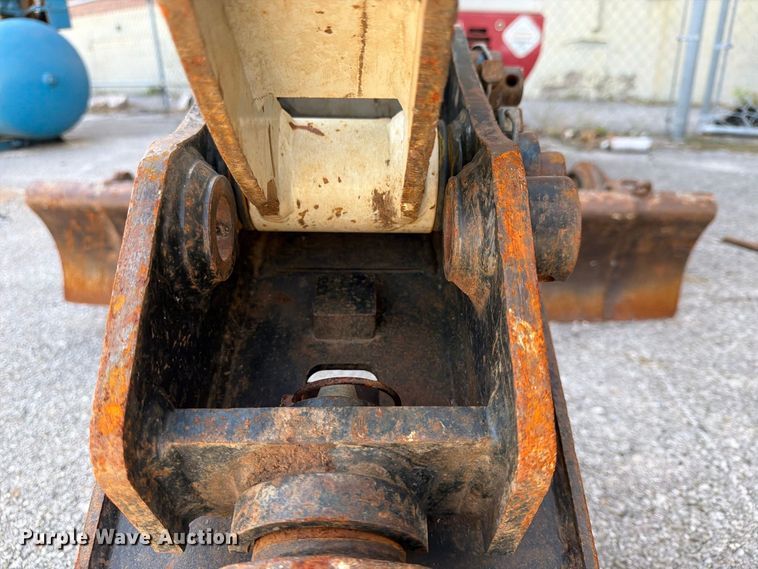 image for item FB8881 2009 Takeuchi TB016 mini excavator