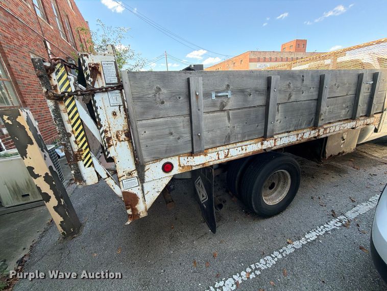 image for item FB8882 2003 Ford F350 Super Duty dump bed pickup truck