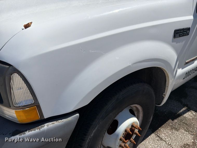 image for item FB8882 2003 Ford F350 Super Duty dump bed pickup truck