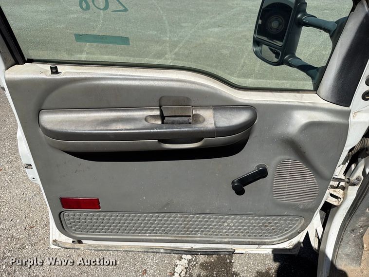 image for item FB8882 2003 Ford F350 Super Duty dump bed pickup truck