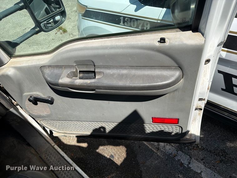 image for item FB8882 2003 Ford F350 Super Duty dump bed pickup truck