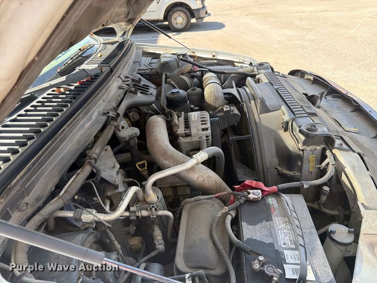 image for item FB8882 2003 Ford F350 Super Duty dump bed pickup truck