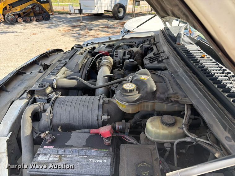 image for item FB8882 2003 Ford F350 Super Duty dump bed pickup truck