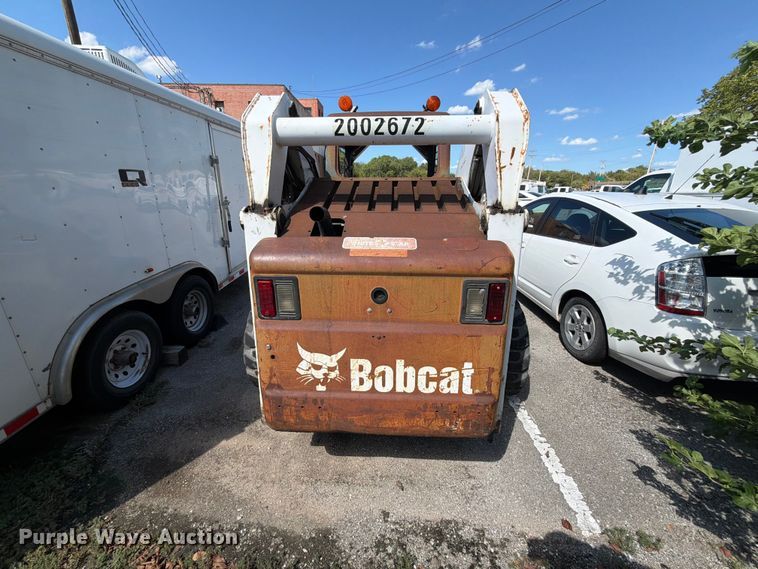 image for item FB8885 2003 Bobcat S250 skid steer loader