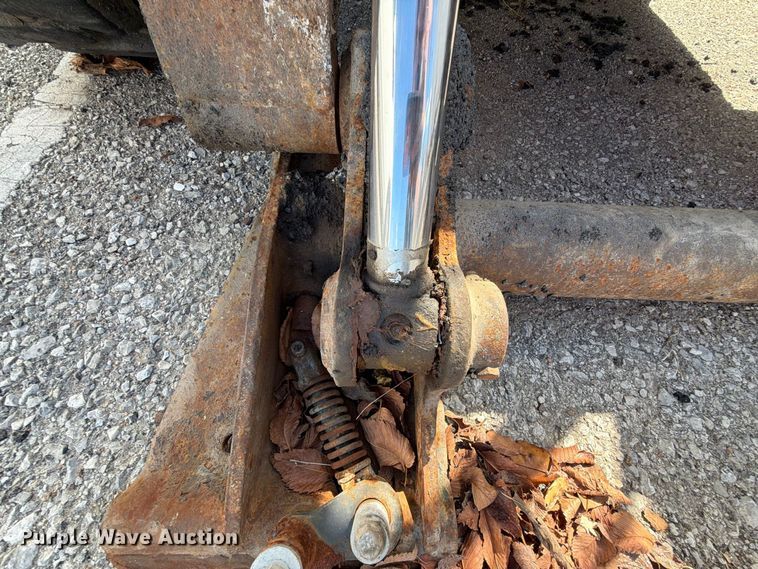 image for item FB8885 2003 Bobcat S250 skid steer loader