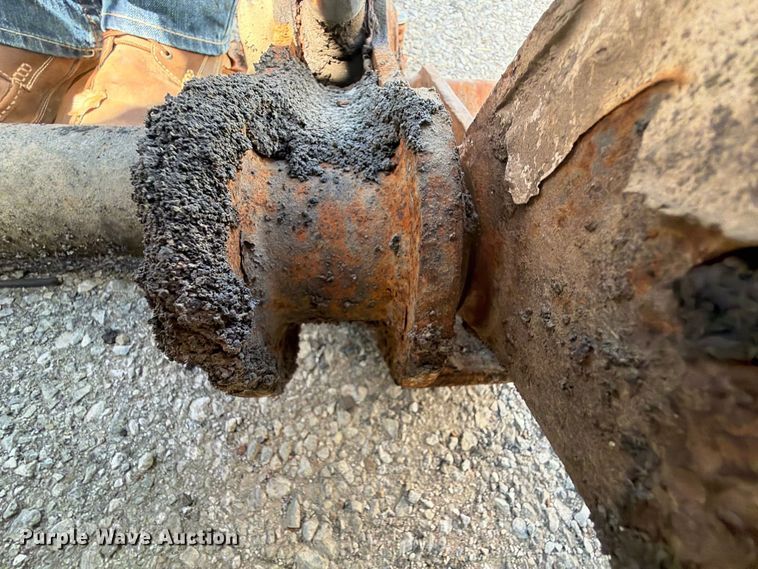 image for item FB8885 2003 Bobcat S250 skid steer loader