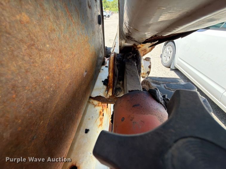 image for item FB8885 2003 Bobcat S250 skid steer loader