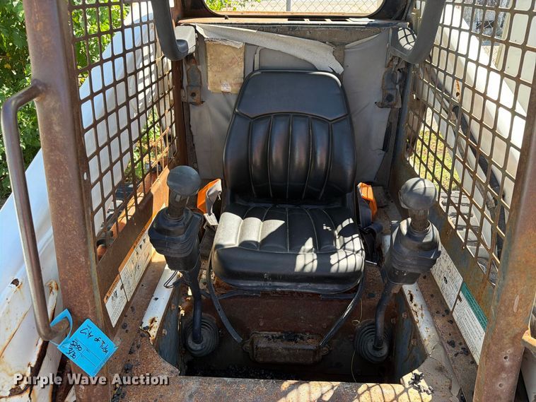 image for item FB8885 2003 Bobcat S250 skid steer loader
