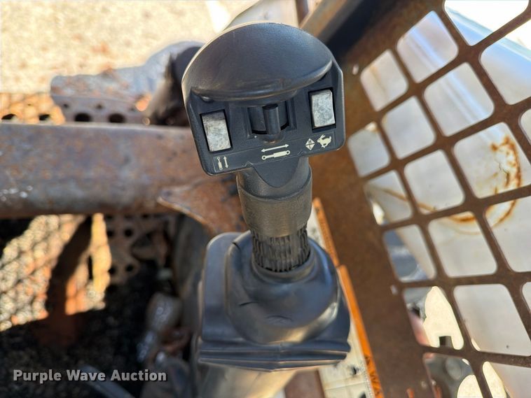 image for item FB8885 2003 Bobcat S250 skid steer loader