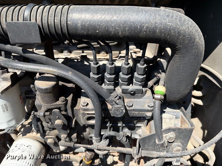 image for item FB8885 2003 Bobcat S250 skid steer loader