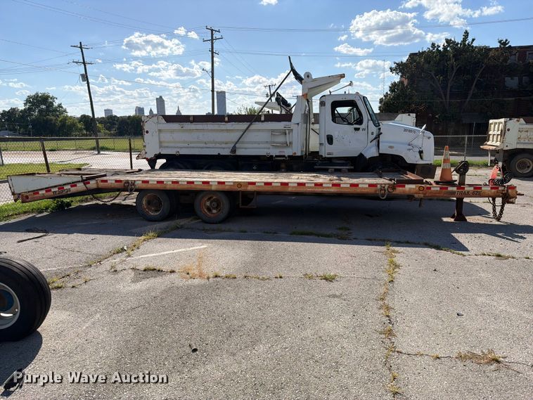 image for item FB8886 2001 Trail-Eze TE20R26 equipment trailer
