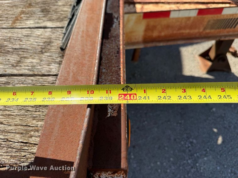 image for item FB8886 2001 Trail-Eze TE20R26 equipment trailer