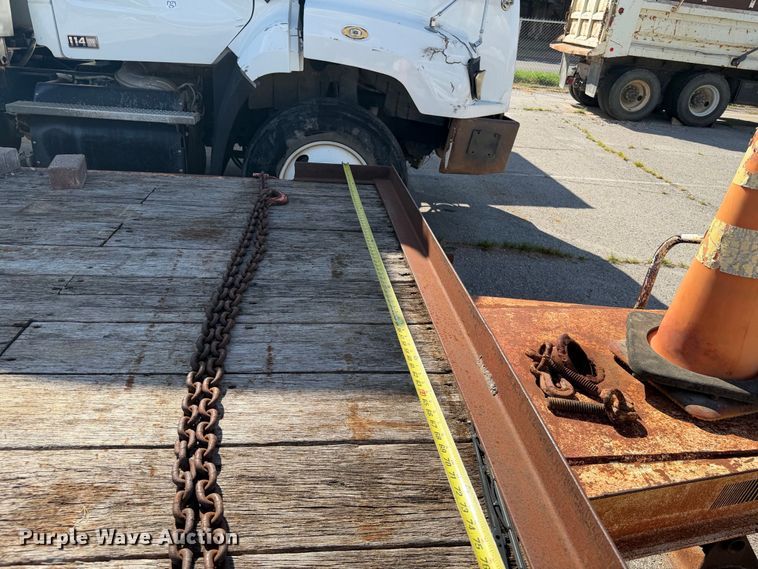 image for item FB8886 2001 Trail-Eze TE20R26 equipment trailer
