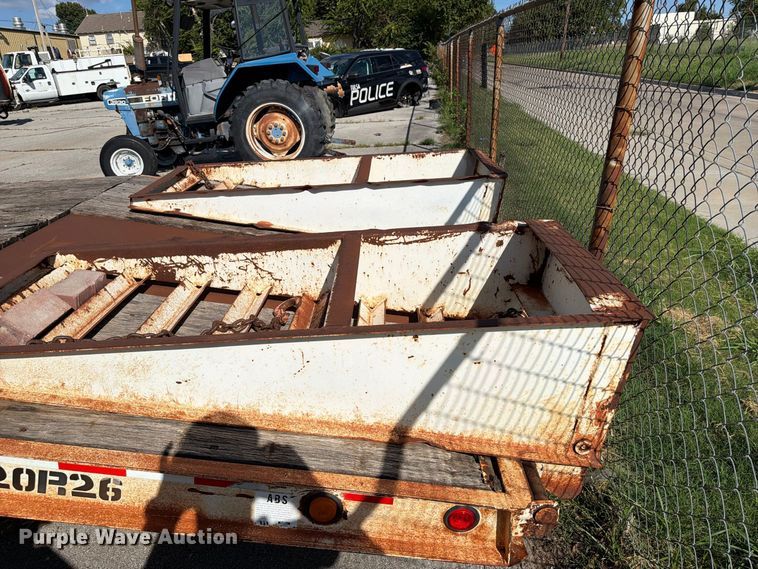 image for item FB8886 2001 Trail-Eze TE20R26 equipment trailer