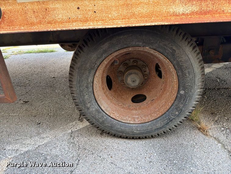 image for item FB8886 2001 Trail-Eze TE20R26 equipment trailer