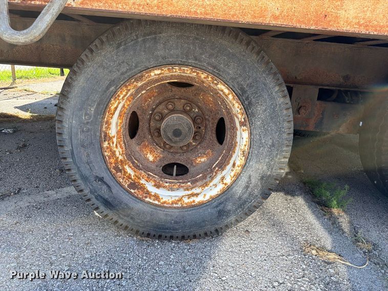 image for item FB8886 2001 Trail-Eze TE20R26 equipment trailer