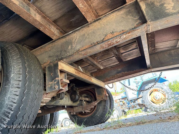 image for item FB8886 2001 Trail-Eze TE20R26 equipment trailer