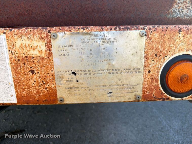 image for item FB8886 2001 Trail-Eze TE20R26 equipment trailer