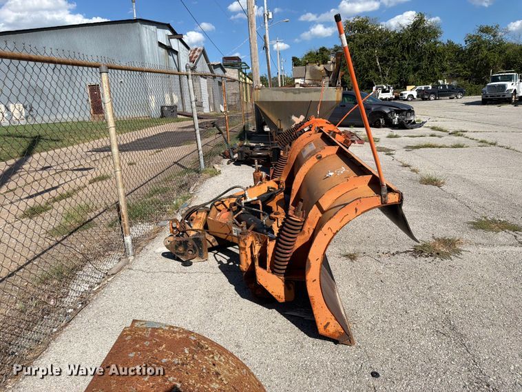 image for item FB8888 2004 Wausau snow plow