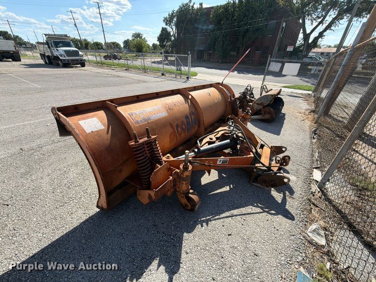 image for item FB8888 2004 Wausau snow plow