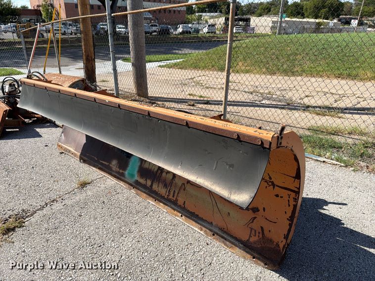 image for item FB8888 2004 Wausau snow plow