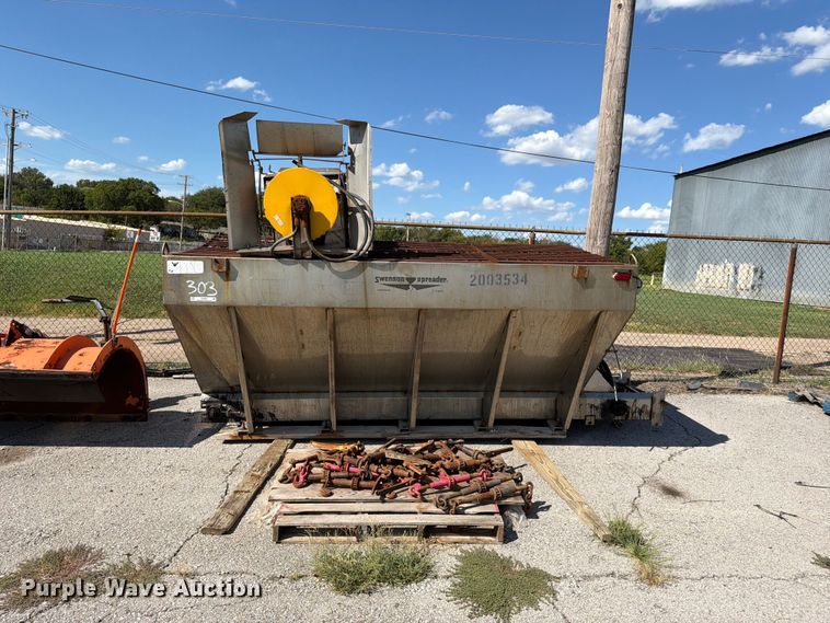 image for item FB8889 2003 Swenson spreader