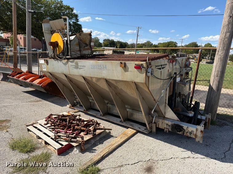 image for item FB8889 2003 Swenson spreader