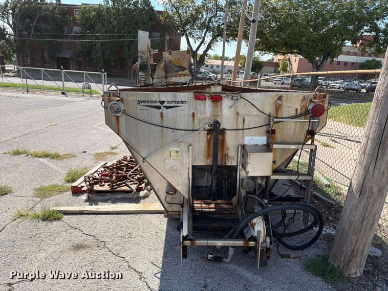 image for item FB8889 2003 Swenson spreader