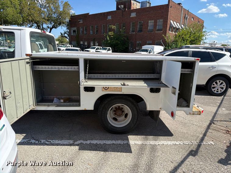 image for item FB8891 1996 Ford F350 utility bed pickup truck