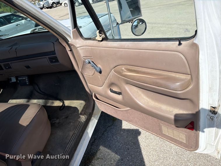 image for item FB8891 1996 Ford F350 utility bed pickup truck