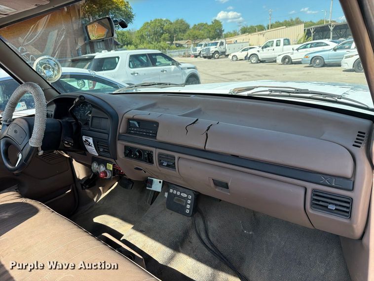 image for item FB8891 1996 Ford F350 utility bed pickup truck
