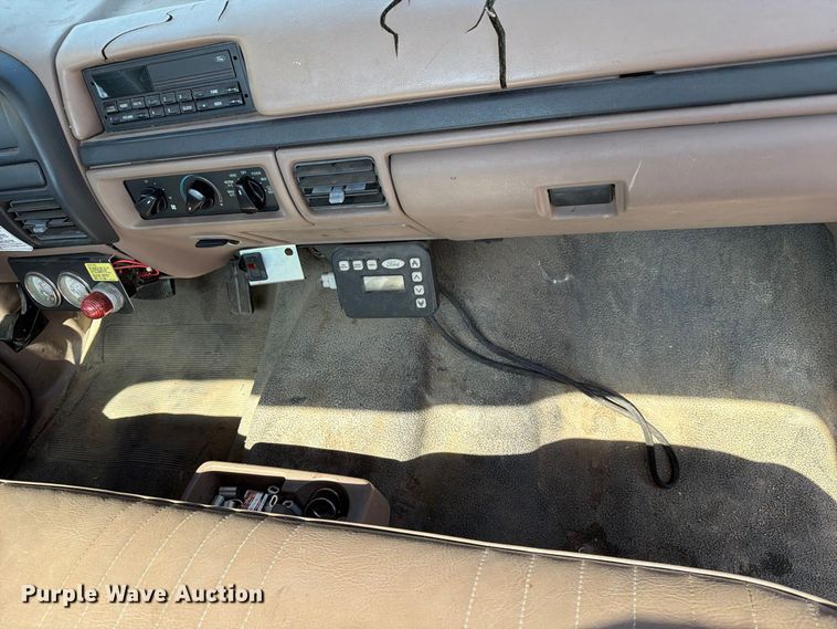 image for item FB8891 1996 Ford F350 utility bed pickup truck