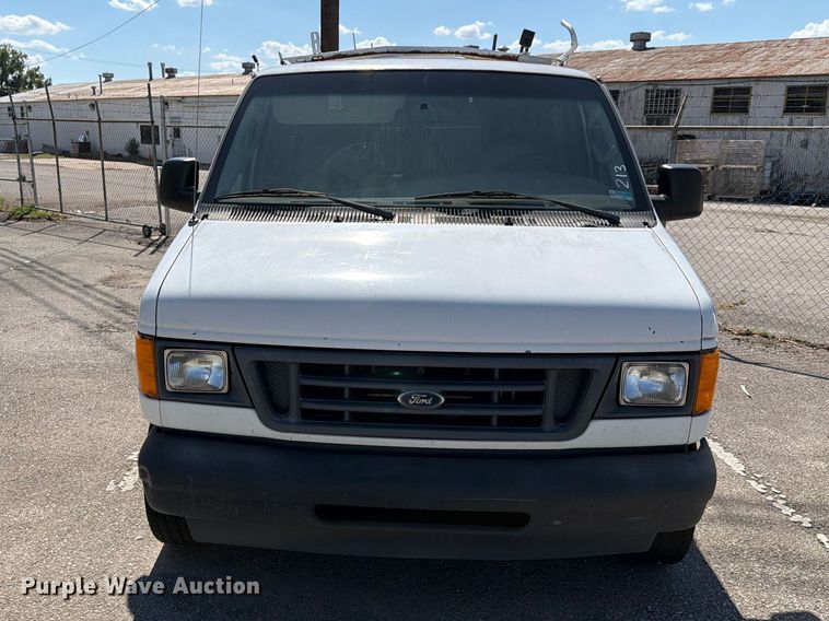image for item FB8892 2003 Ford E150 van