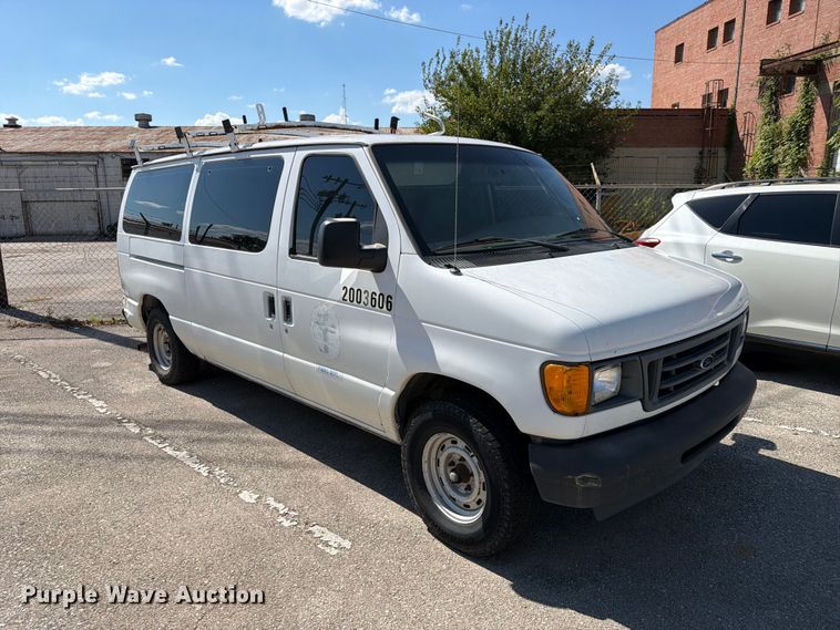 image for item FB8892 2003 Ford E150 van
