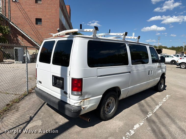 image for item FB8892 2003 Ford E150 van